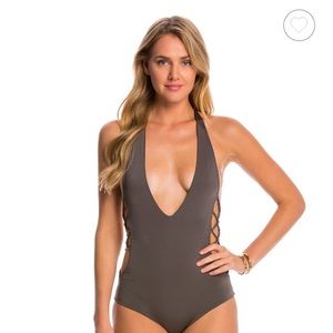NWOT Indah reversible swimsuit